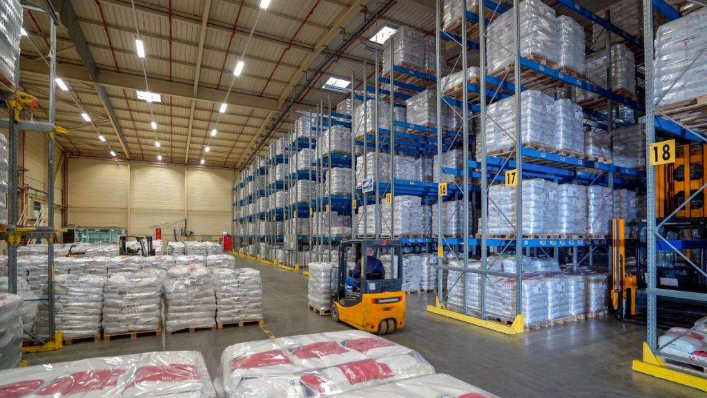 Finished chicory root fibre products stored at BENEO’s Oreye plant